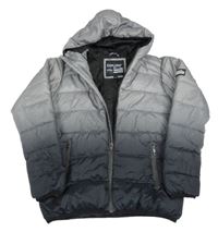 Šedo-černá prošívaná šusťáková zimní bunda s puntíky a nášivkou a kapucí Matalan