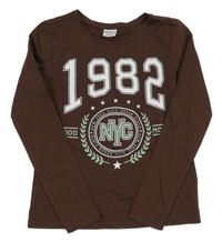 Tmavohnědé triko s číslem a písmenky page