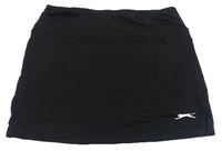 Černá sportovní funkční sukně se všitými kraťasy Slazenger