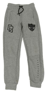 Šedé cuff tepláky s erbem NBA 