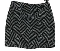 Dámská černo-bílá vzorovaná sukně Amisu 