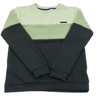 Tmavomodro-světlezelená žebrovaná mikina s nášivkou 