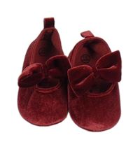 Červené sametové capáčke s mašlí 