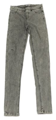 Šedé tregíny riflového vzhledu 