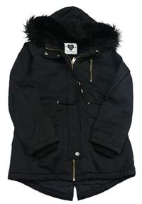 Černá šusťáková zimní parka s kapucí s kožešinou F&F