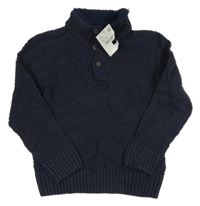 Nové - tmavomodrý vzorovaný svetr s nášivkou C&A