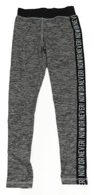 Šedo-černé melírované sportovní legíny s nápisem