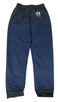 Tmavomodré sportovní tepláky s logem 