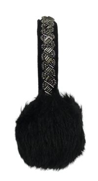 Černé chlupaté klapky na uši s korálky 