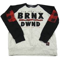 Bílo-šedo-černo-červená mikina s nápisy C&A