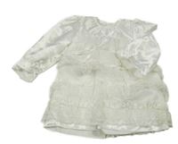 Bílé slavnostní šaty s krajkami 