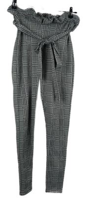 Dámské černo-bílé kostkované tregíny s páskem Boohoo 