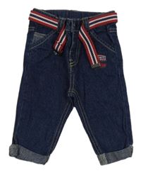 Tmavomodré rifle s páskem a nášivkami 