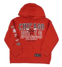 Červená mikina s potiskem - Chicago Bulls a kapsou a kapucí PRIMARK