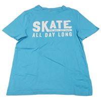 Modré tričko s bílým nápisem C&A