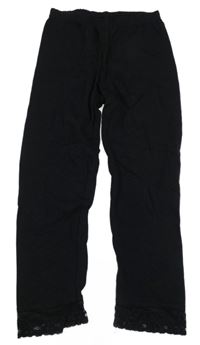 Černé crop legíny s krajkou 