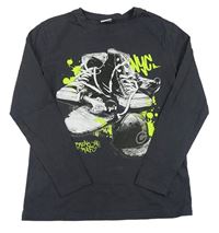 Šedé triko s botami a skateboardem Chapter young