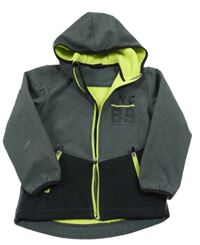 Tmavošedo-černá softshellová bunda s číslem a písmenky a kapucí MANA