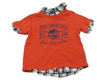 Červené tričko s nápisem a košilovým límečkem Topolino