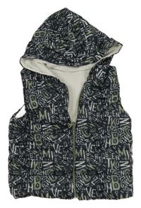 Černá šusťáková zateplená vesta s nápisy a kapucí 