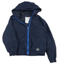 Tmavomodrá šusťáková jarní bunda s nášivkou a kapucí LA REDOUTE