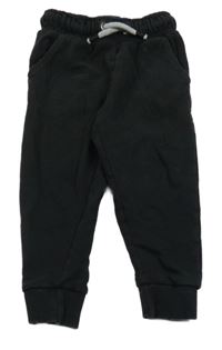 Černé tepláky Next