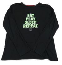 Černé triko s ovladači a nápisem BPC