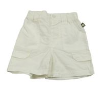 Bílé kraťasy s autem a nápisy