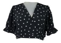 Dámská černá srdíčkovaná crop halenka Miss Selfridge 