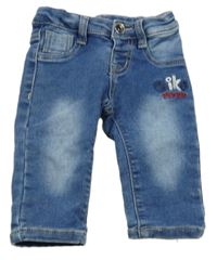 Modré teplákové rifle s nápisem