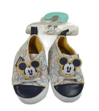 Nové - Šedo-barevné vzorované plátěné capáčky s Mickeym Primark vel. 19