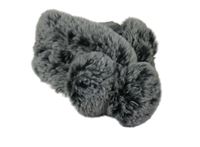 Dámský šedo-černý kožešinový límec s bambulemi