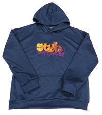 Tmavomodrá sportovní mikina s nápisem a kapucí