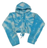 Azurovo-bílá batikovaná crop mikina s kapucí