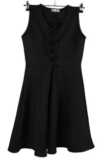 Dámské černé šaty se šněrováním 