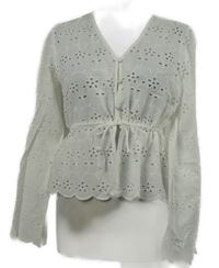 Dámská bílá crop halenka s dirkovaným vzorem Pieces 