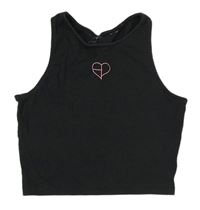 Antracitový žebrovaný crop top se srdíčkem 