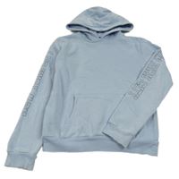 Světlemodrá crop mikina s nápisy na rukávech a kapucí C&A