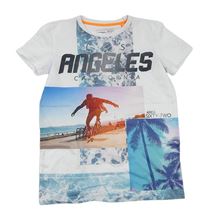 Bílo-modro-lila-azurové sťované sportovní tričko se skateboardistou a palmami chapter young
