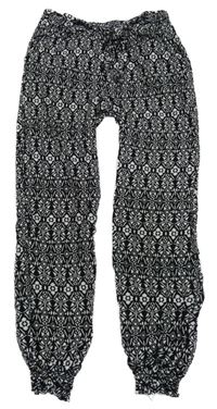 Černo-bílé vzorované lehké cuff kalhoty s páskem Primark