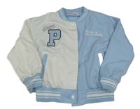 Světlemodro-bílá baseballová mikina s nápisy a písmenem 