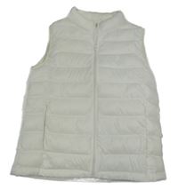 Bílá šusťáková prošívaná lehká zateplená vesta Mango