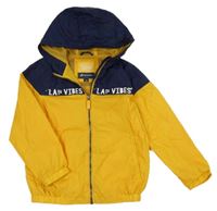 Tmavožluto/tmavomodrá šusťáková jarní bunda s nápisy a palmami a kapucí C&A