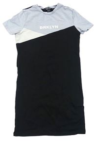 Světlemodro-černo-bílé elastické šaty s nápisem New Look