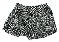 Černo-bílé vzorované sukňové kraťasy River Island