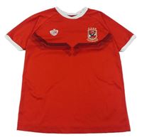 Červeno-bílý sportovní fotbalový dres se znakem