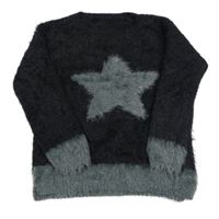 Černo-šedý chlupatý svetr s hvězdou Nutmeg