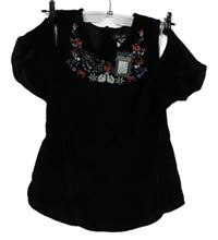 Dámská černá sametová halenka s výšivkou a volnými rameny Primark 