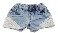 Světlemodro-tmavomodré šisované riflové kraťasy s krajkovými kytičkami Denim Co.