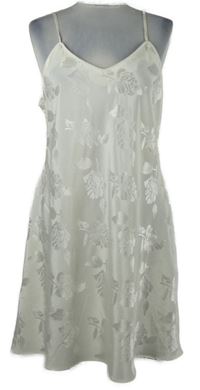 Dámská bílá květovaná noční košile C&A